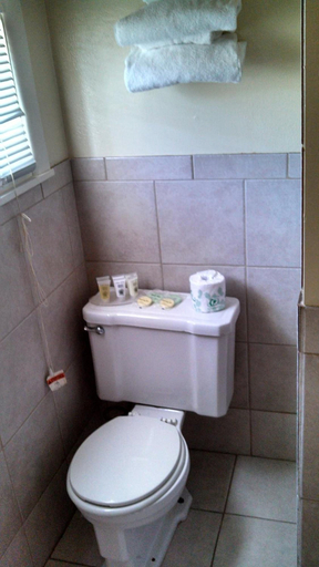 Bathroom 5, Trail's End Motel Sheridan, Sheridan