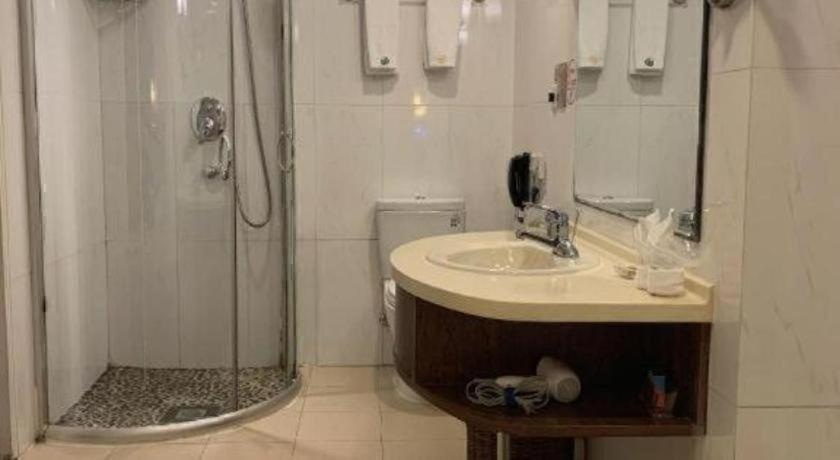 Bathroom, Expo Garden Hotel, Kunming