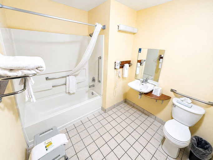 Bathroom 5, Super 8 by Wyndham Rawlins, Carbon