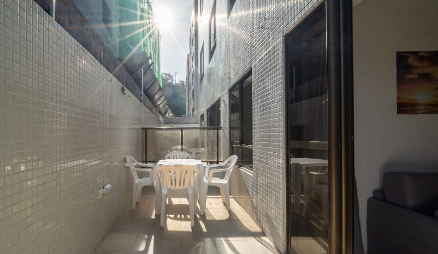 Outdoor dining, Apt in Condo one Block From the sea w Pool Hss0007, João Pessoa