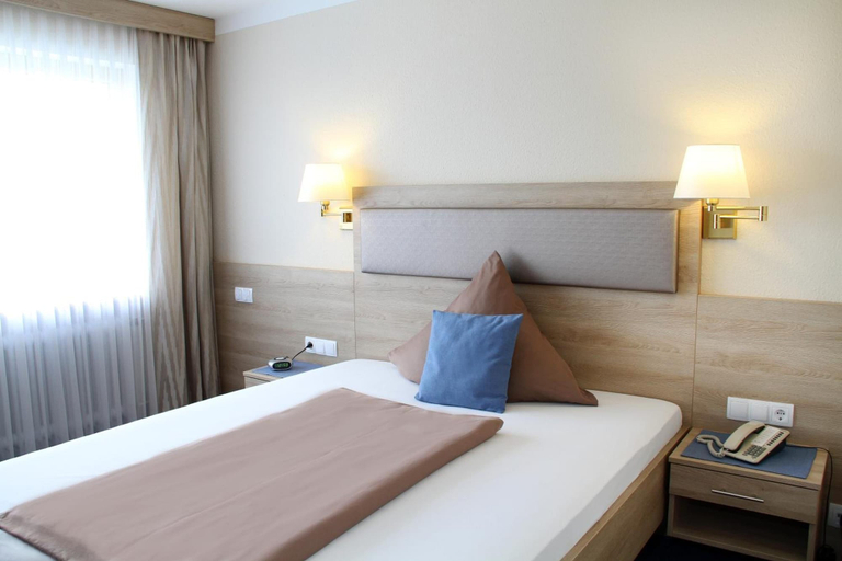 Bedroom 3, Pension- Hotel Maximilian, Passau