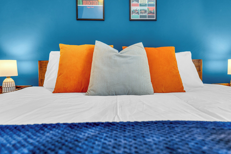 Room 2, 3bedroom Sleeps 5 at Buxton, Derbyshire