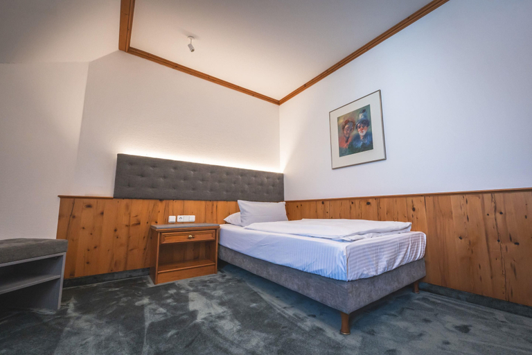Bedroom 3, Hotel & Spa Gut Matheshof, BW Signature Collection, Amberg-Sulzbach