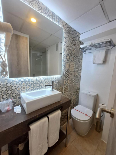 Bathroom 4, Hotel BelleVue Vistanova, Baleares