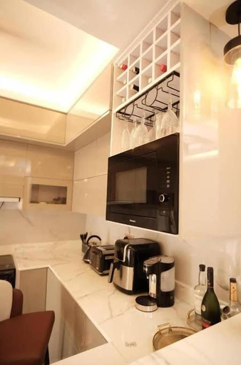 In-room dining, jebel hotel Buloba, Busiiro