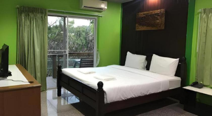 Bedroom 3, Hihotel Saraburi, Nong Khae
