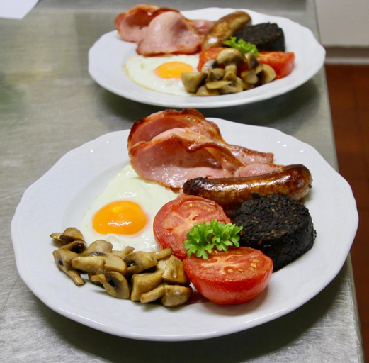 Food & Drinks 5, Rylstone Manor, Isle of Wight