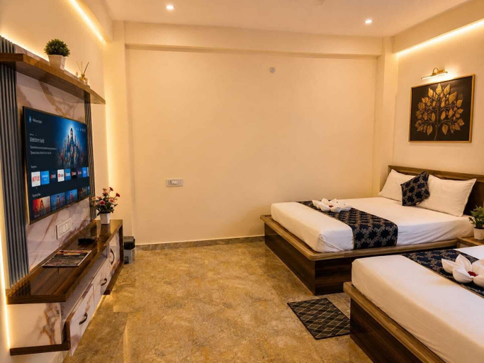Room 5, Hotel The Raveera Inn, Varanasi