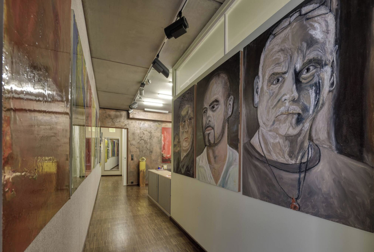 Interior 2, Exclusive Suite in Marktheidenfeld - Modern Comfort Meets Original Art, Main-Spessart