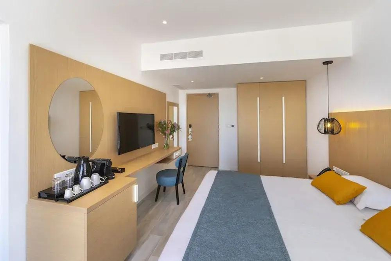 Bedroom, Leonardo Crystal Cove Adults Only