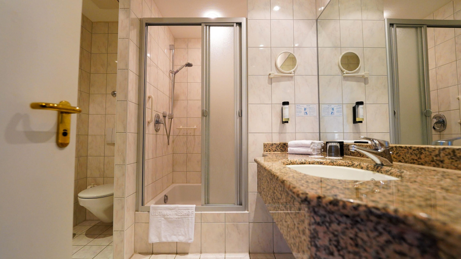 Bathroom 5, Hotel & Spa Gut Matheshof, BW Signature Collection, Amberg-Sulzbach