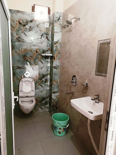 Bathroom, PURVIKA PALACE, Deoghar