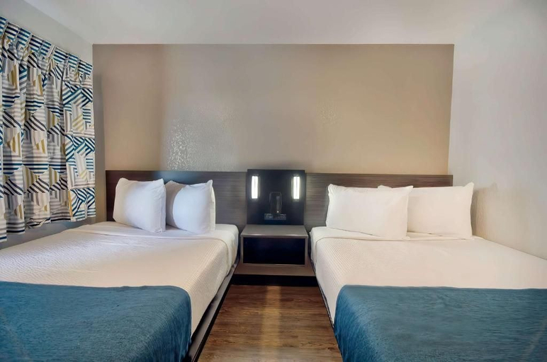 Bedroom 5, Motel 6 Palmdale, CA, Los Angeles