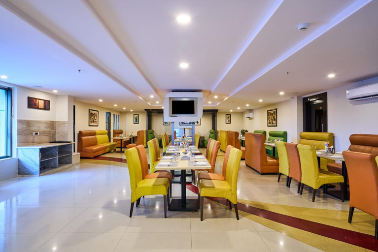 Food & Drinks 5, Treebo Premium Metropolis, Hyderabad