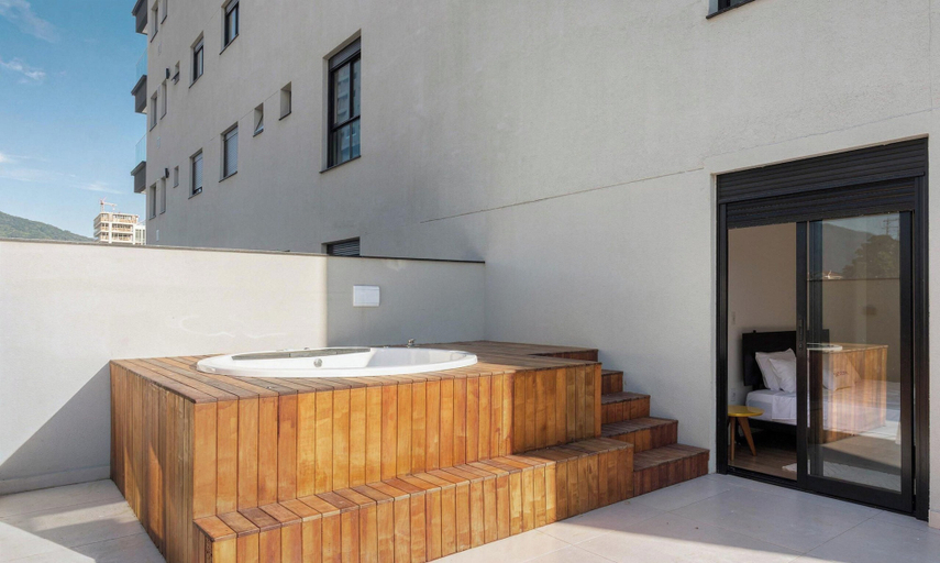 Terrace/patio, Apt w/ Jacuzzi 220 m From the sea Arf0504, Porto Belo