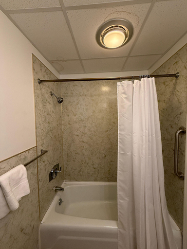Bathroom 4, Coast Village Inn & Cottages, York