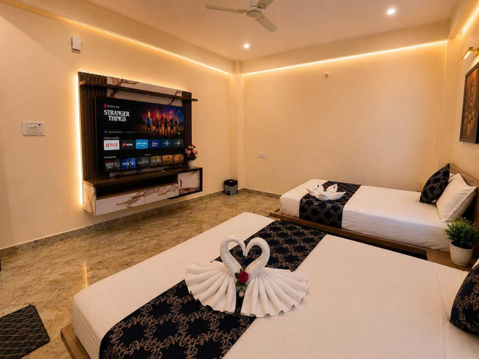 Room 4, Hotel The Raveera Inn, Varanasi