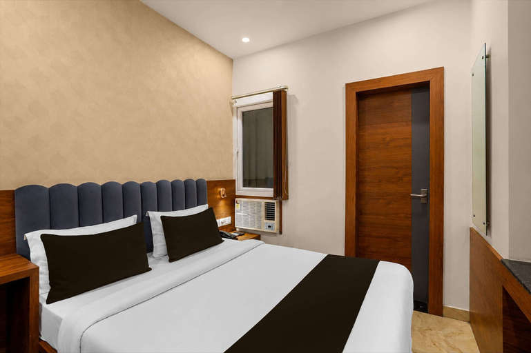 Room 2, Deluxe Room Hotel Rama Inn, Faizabad