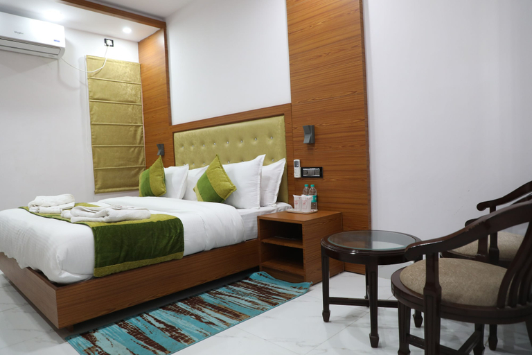 Room 5, Mix Grand Family Restaurant, Garhwal