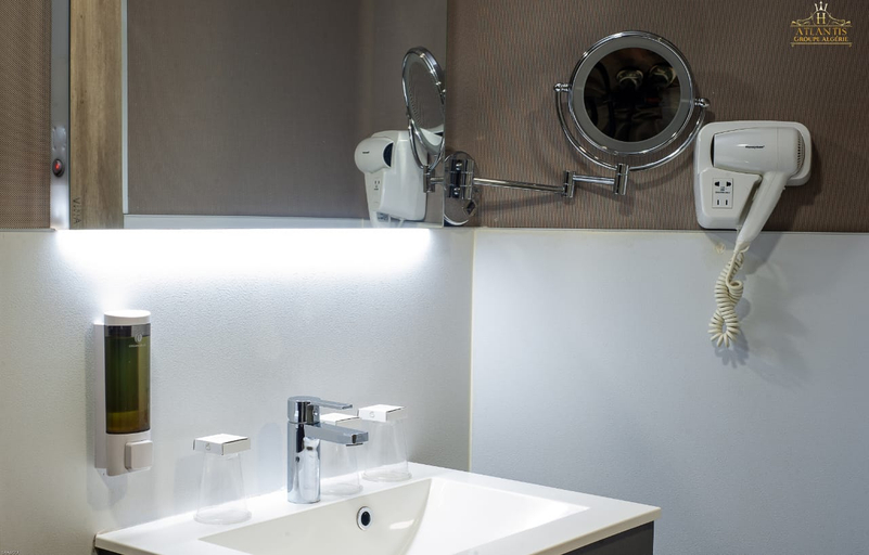 Bathroom 5, Atlantis Bejaia, Tala Hamza