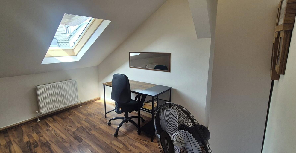In-room dining, 2BR Apt Next to Vienna Vibrant Center, Wien