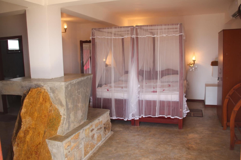 Bedroom 2, Shanthi beach resort, Habaraduwa