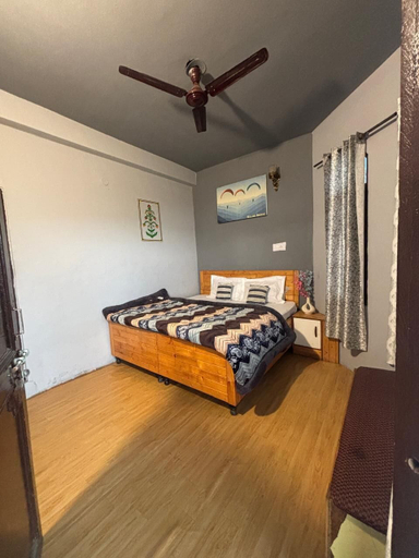 Room 2, The Locals Bir, Mandi