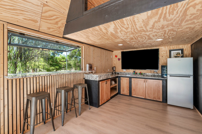 Private kitchen 2, Casa Boots & Bubbly w/ Pool, Sleeps 14, Gillespie
