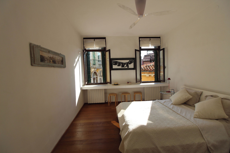Others 3, Apartment in the Heart of Venice by Ca-sa Check, Venezia