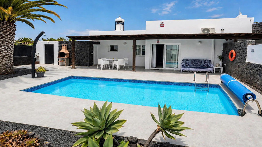 Sport & Beauty 2, Villa Descansa with private pool, sea view, Sat-tv free Wifi, Las Palmas
