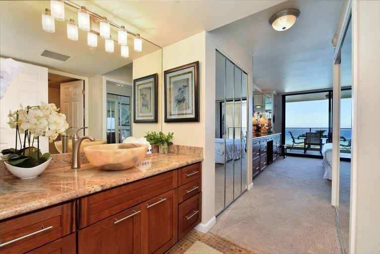 Interior 2, Oceanfront 2bd, Stunning Views, AC Pool - Mahana 501, Maui