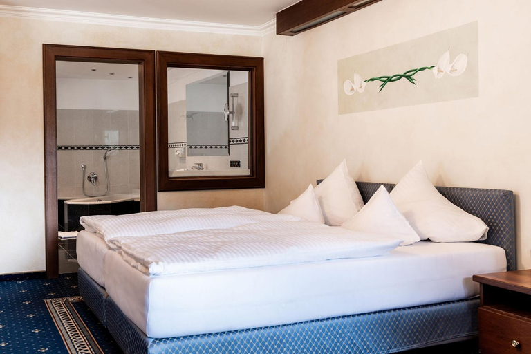 Bedroom 3, Hotel Maria Theresia, Schwaz