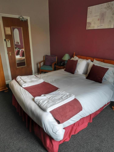 Bedroom 1, The Fountain Inn, Gloucestershire