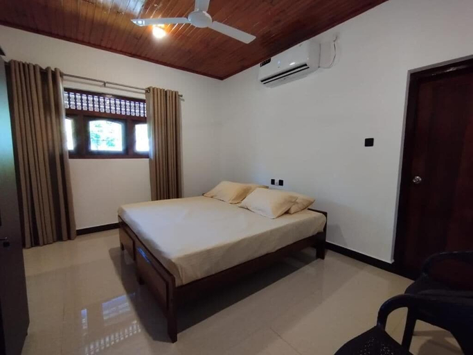 Room 4, Little Garden Villa, Hikkaduwa