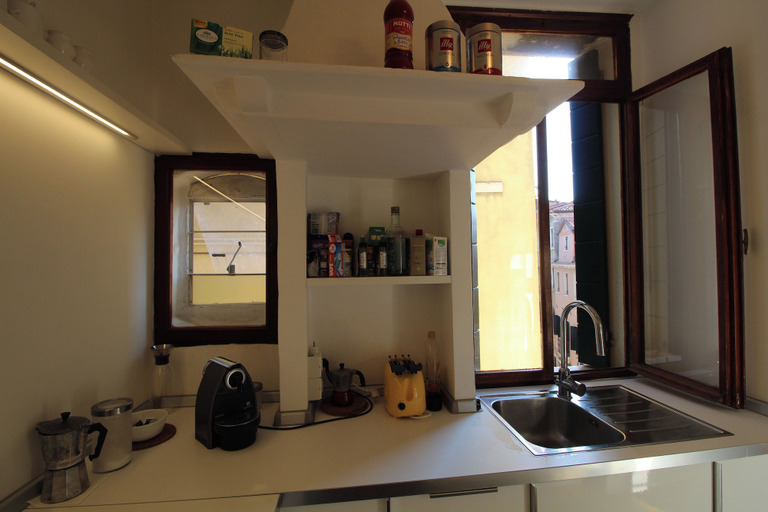 Others 2, Apartment in the Heart of Venice by Ca-sa Check, Venezia