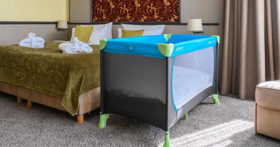Bedroom 3, Weinberghotel Edelacker, Burgenlandkreis