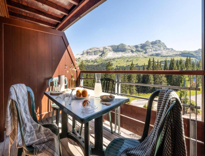 Balcony 5, Flaine Apartment Near Ski Slopes, Haute-Savoie