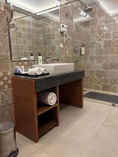 Bathroom 5, RS Sarovar Portico Palampur, Kangra