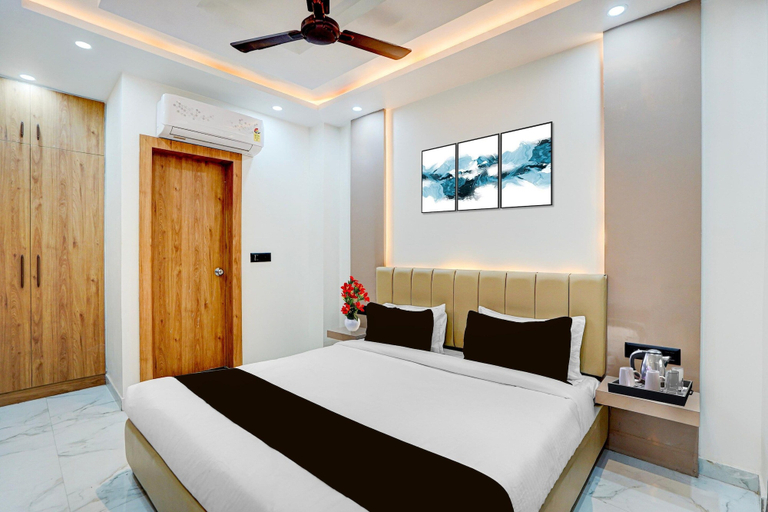 Room 5, Deluxe Room RR Grand, Varanasi