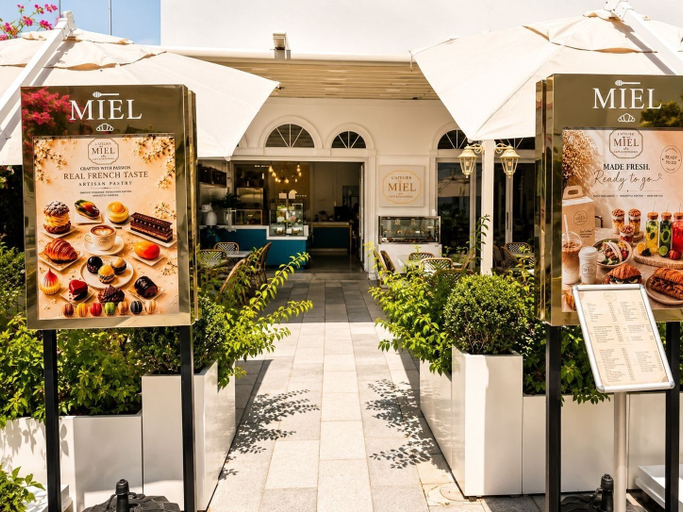 Outdoor dining 4, Mielflats
