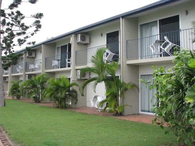 Exterior & Views 2, Cardwell Beachcomber Motel and Tourist Park, Cardwell