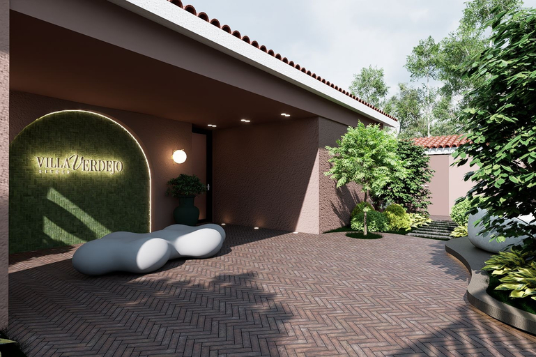 Front of property 4, Villa Verdejo, Barcelona