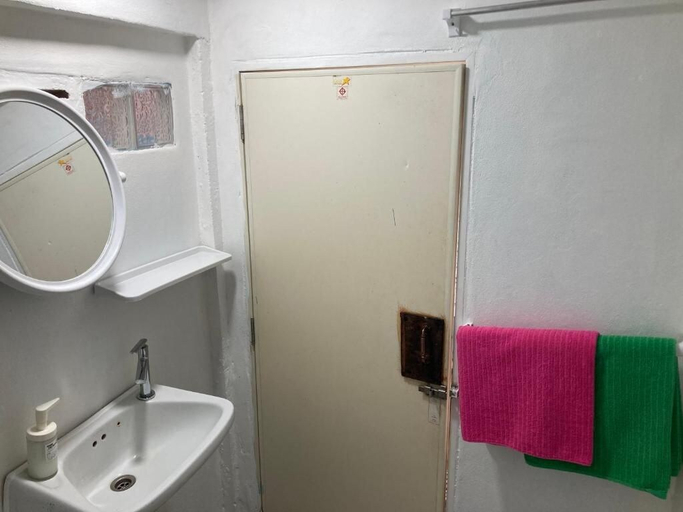 Bathroom 4, Ban Na White Sand Beach, Koh Chang