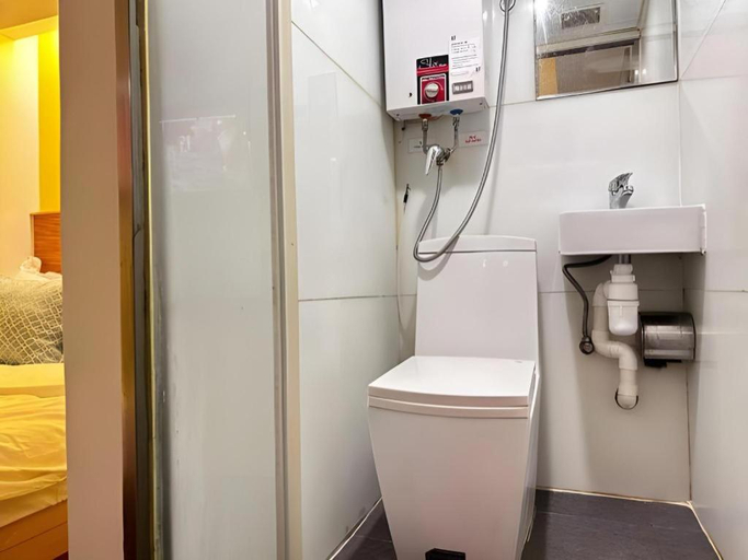 Bathroom 5, I-Hotel, Kowloon