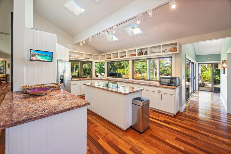 Exterior 4, Waialae Golf Estates Tranquil Home W/private Pool-exclusive Golf Course View, Honolulu