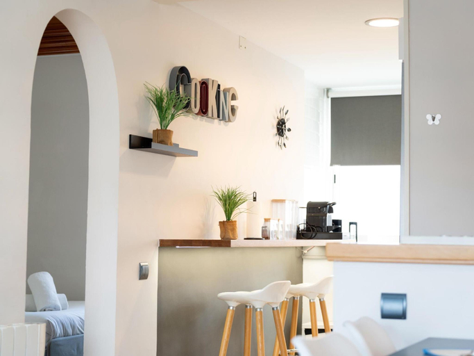 Others 5, Beachfront Sunny Apartment: Sea Mountain View, Barcelona