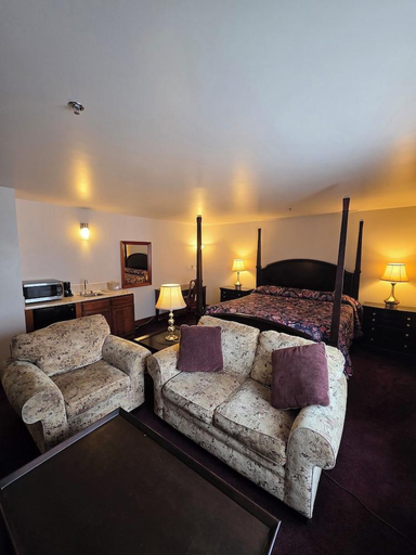 Bedroom 3, Benny's Colville Inn, Stevens