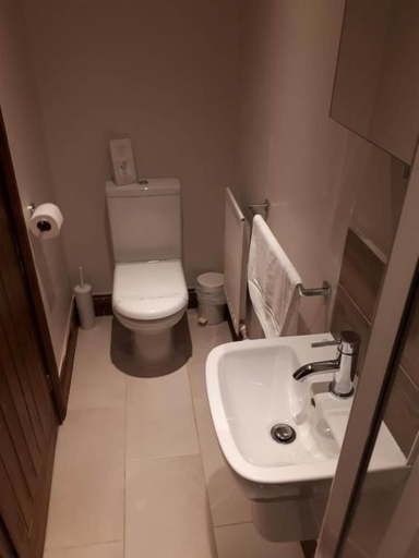 Bathroom 5, The Black Bull at Nateby, Cumbria