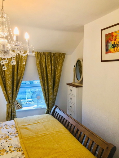 Room 3, Tranquil Dolgellau Cottage Retreat, Gwynedd