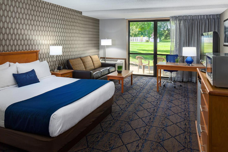 Bedroom 3, Lake Okoboji Resort & Conference Center, Dickinson